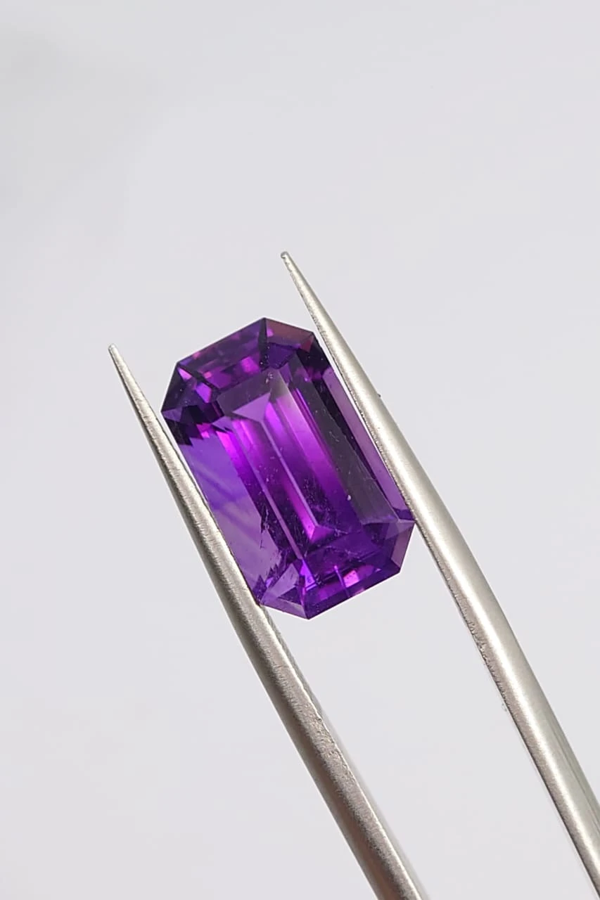 4.34ct Natural Amethyst Emerald Cut loose Gemstone From Nigeria — view 3